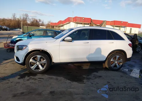 2017 Mercedes-Benz Glc 300 4Matic z USA, uszkodzony, nr VIN WDC0G4KB0HF130252